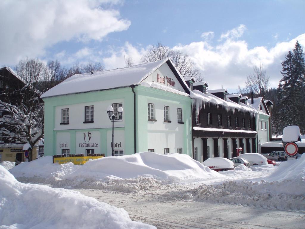 Hotel Dzban Jindrichov 外观 照片